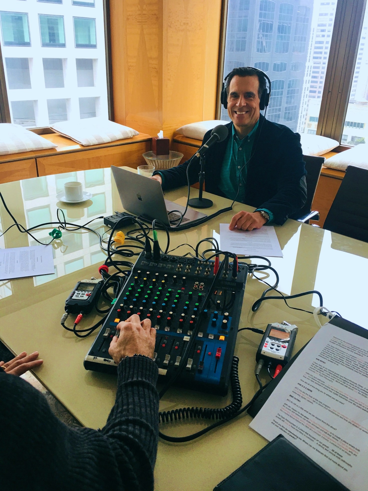 Come la musica unisce le comunità attraverso le frequenze radiofoniche